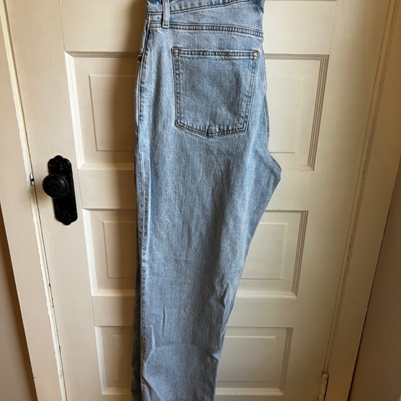 A&F 90's Relaxed Jean (Curve Love) - Picture 3 of 6